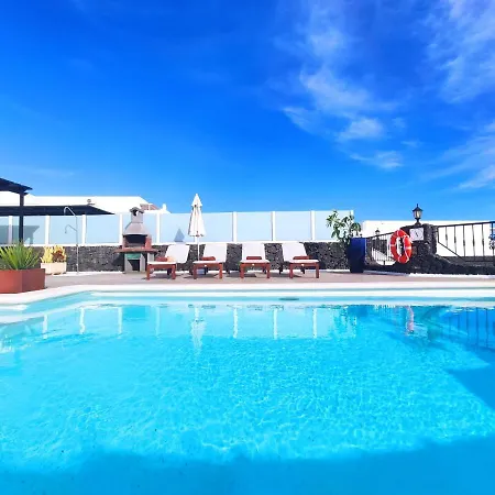 Villa 21 *